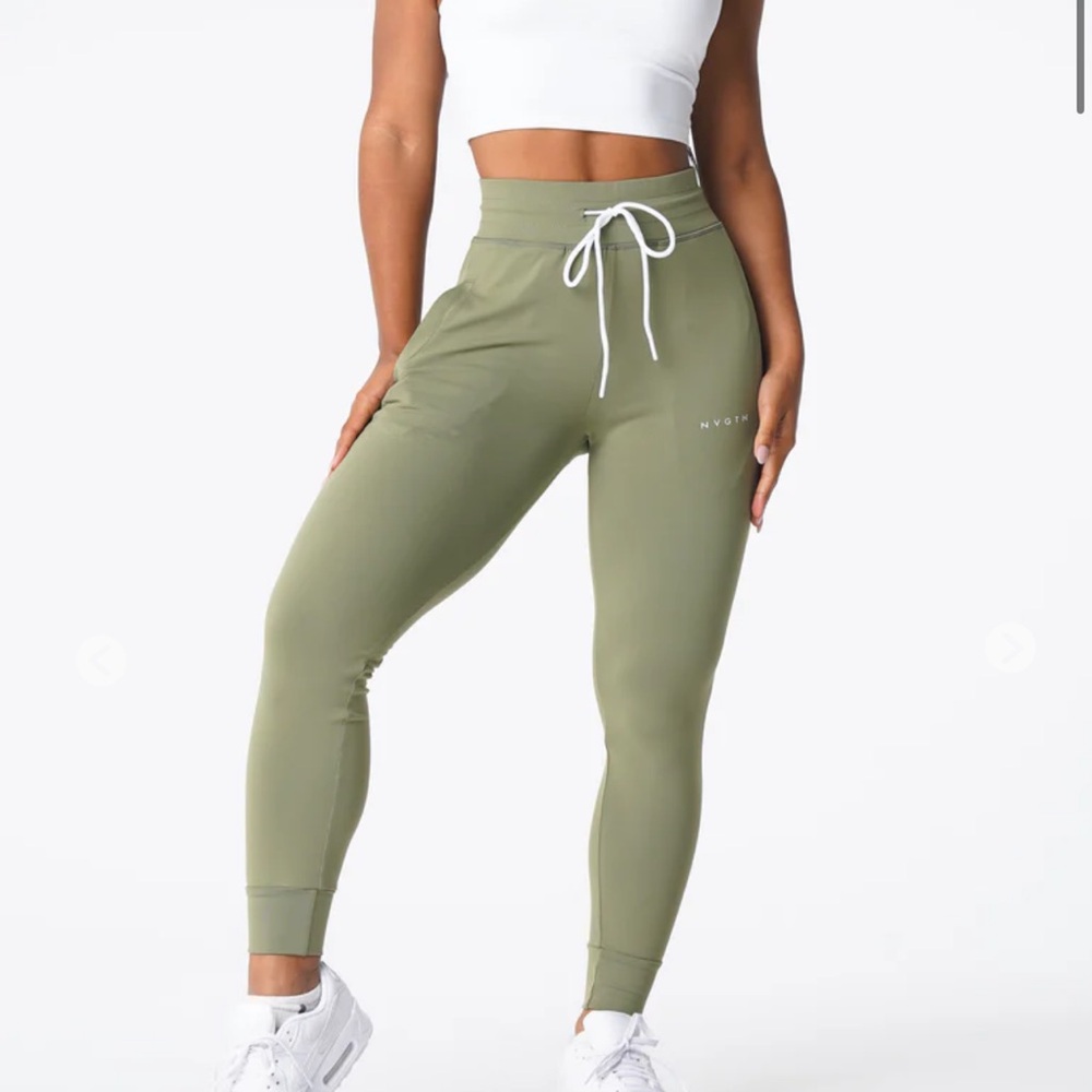 Nvgtn fitness joggers size small